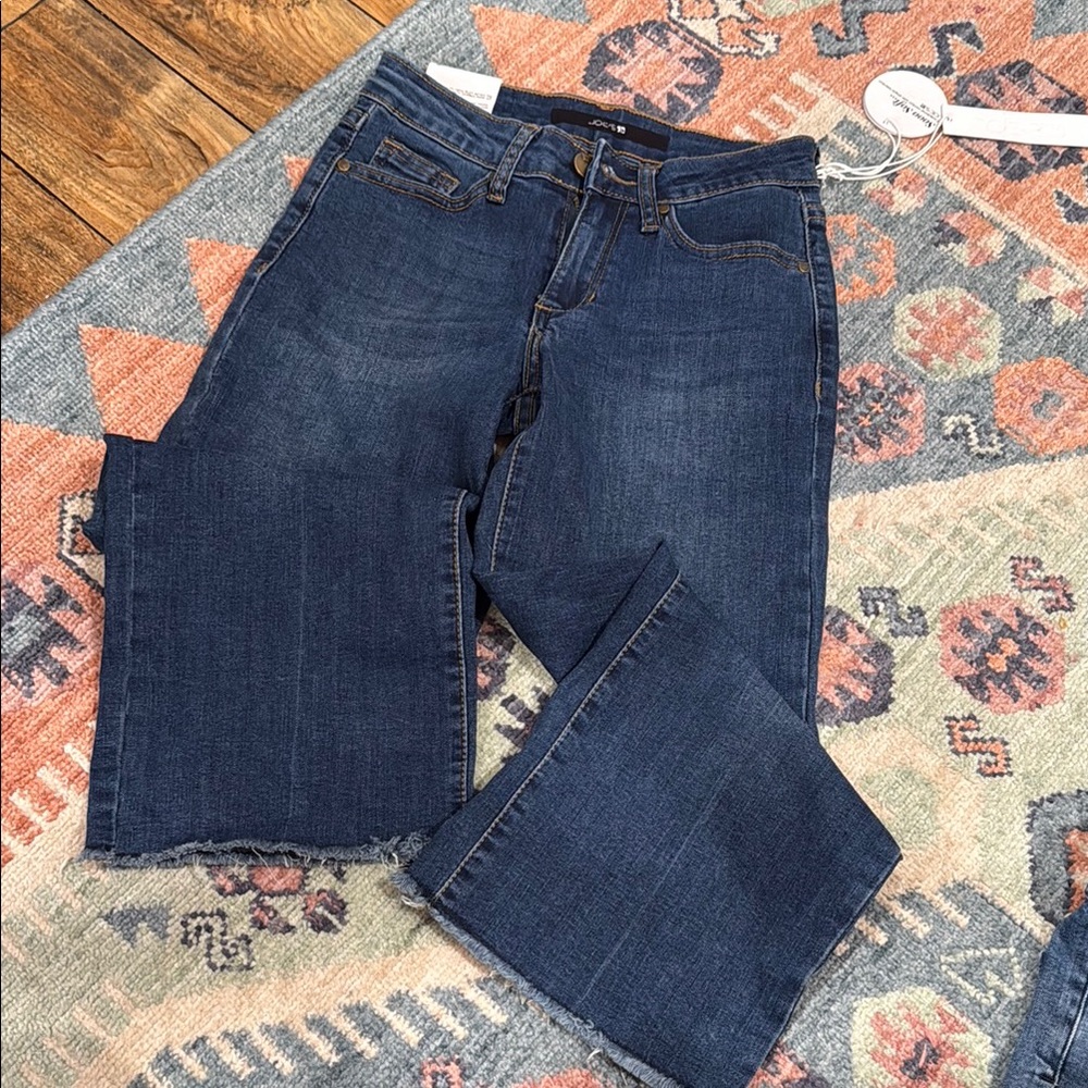 NWT joes Jeans- my daughter never wore them. Perfect condition